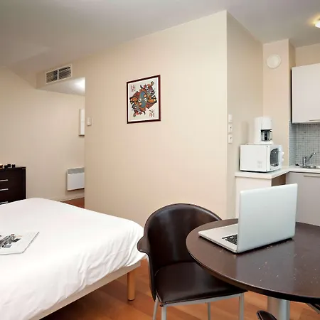 Adagio Access Tour Eiffel St Charles Aparthotel